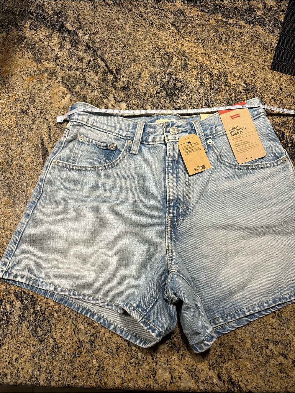 Levi's Womens Cinch Mid-Thigh Short - Picture 7 of 7